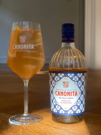 Canonita de Mallorca das Aperitif Getränk 2023 Canonita de Mallorca das Aperitif Getränk 2023
