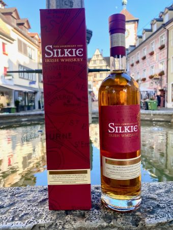 Silkie Irish Whiskey Legendary Red Silkie Irish Whiskey Legendary Red
